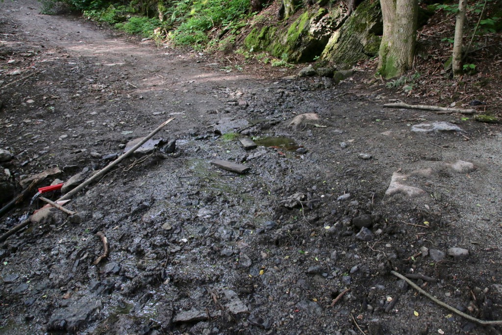 Nedgraving av kabel skjemmer tursti